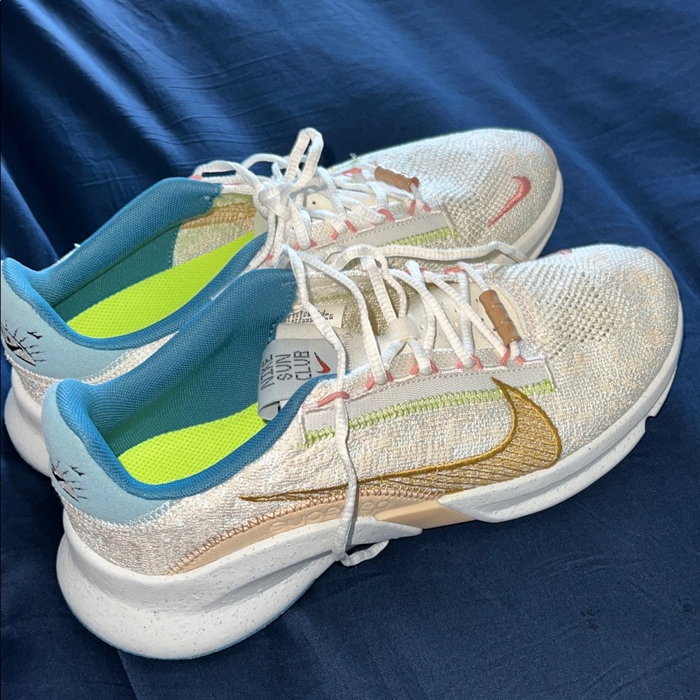 Nike  lSun Club white and tan beachy Athletic Shoes - Picture 4 of 7